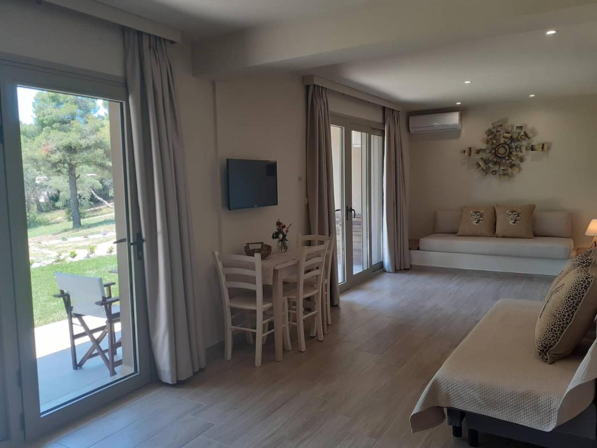 Forest Resort Suites Skiathos 트롤로스 외부 사진