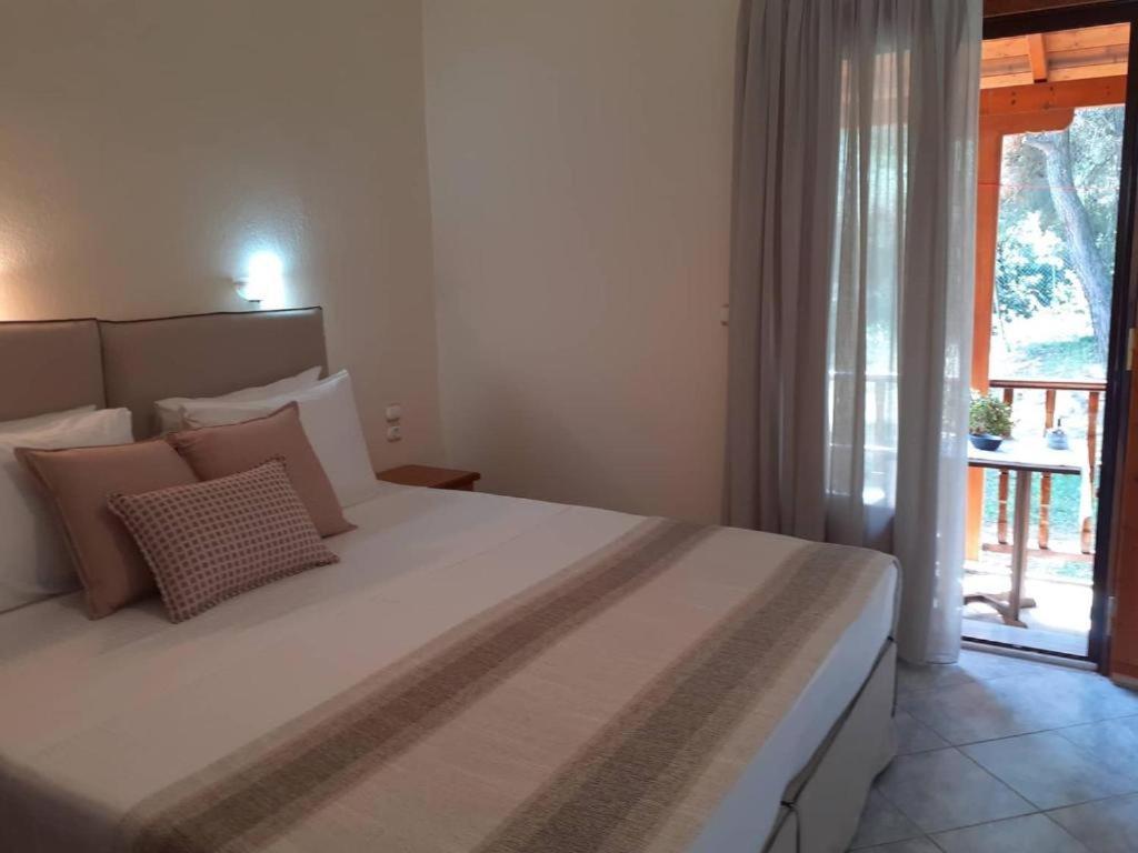 Forest Resort Suites Skiathos 트롤로스 외부 사진